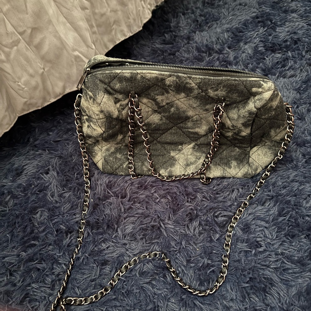 Stylish Quilted Chain Shoulder Bag - Black and Gray